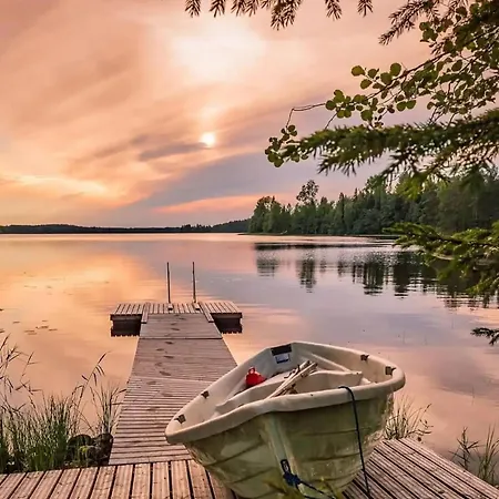 Дом отдыха Beautiful And Spacious Lakeside *