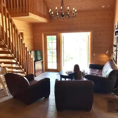 Beautiful And Spacious Lakeside *