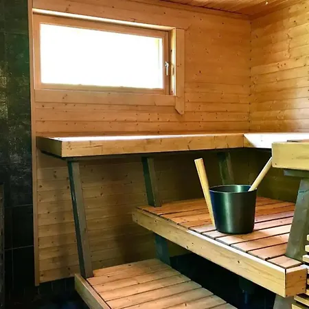 Сasa de vacaciones Beautiful And Spacious Lakeside