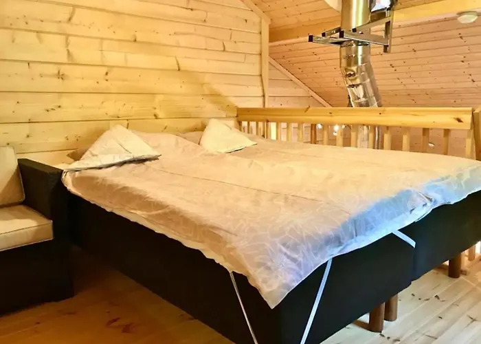 Beautiful And Spacious Lakeside Дом отдыха